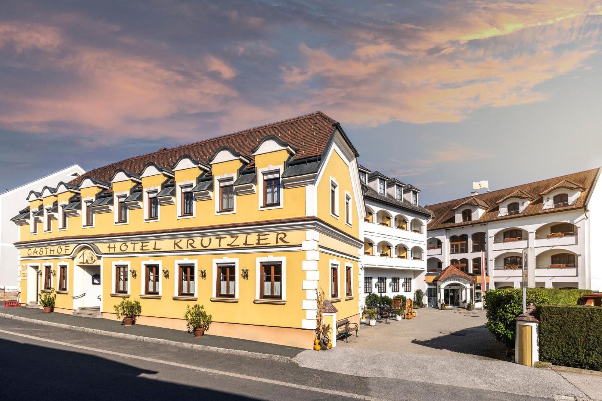 Genussgasthof & Hotel Beim Krutzler Heiligenbrunn Exterior foto