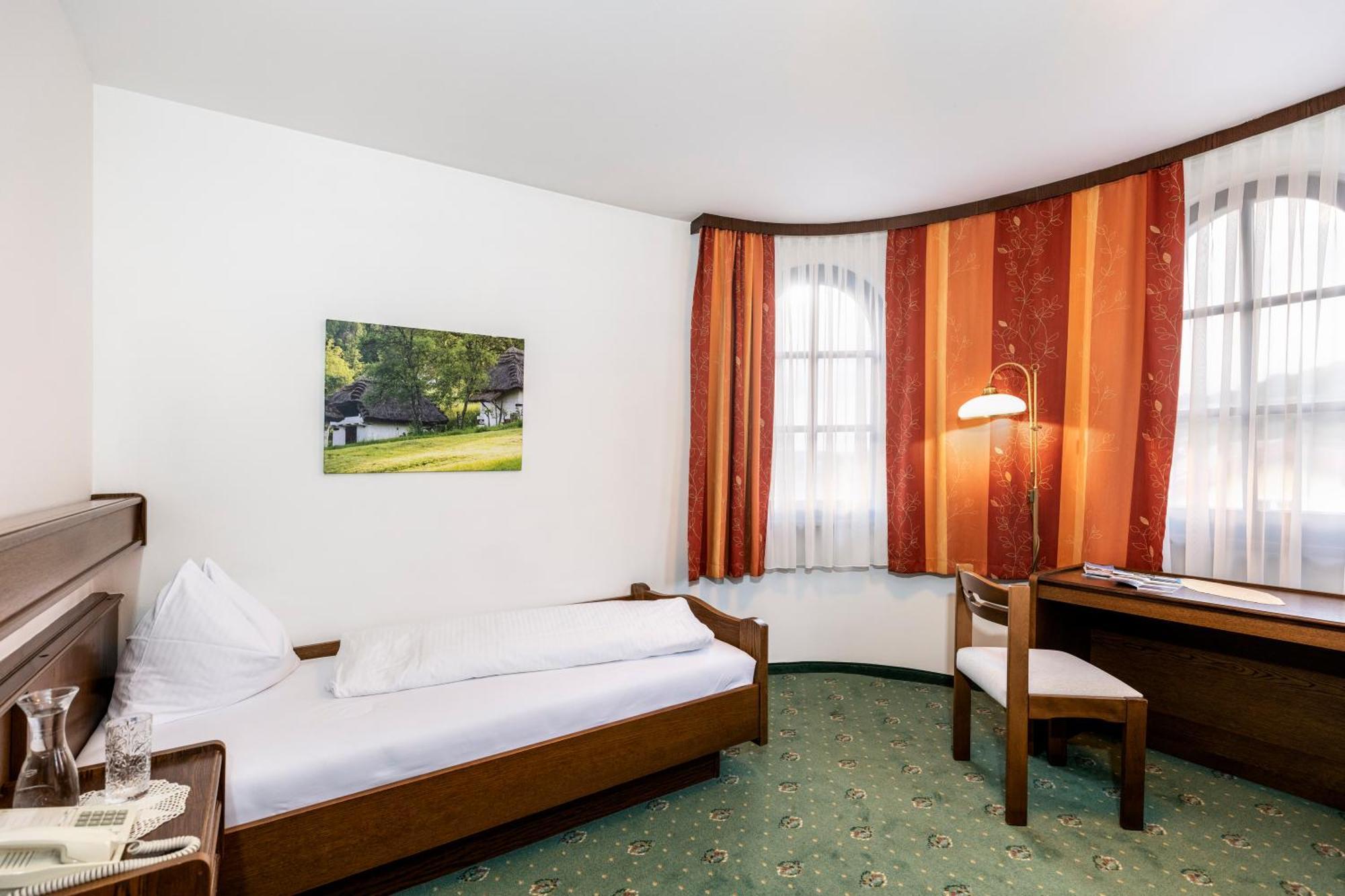 Genussgasthof & Hotel Beim Krutzler Heiligenbrunn Exterior foto